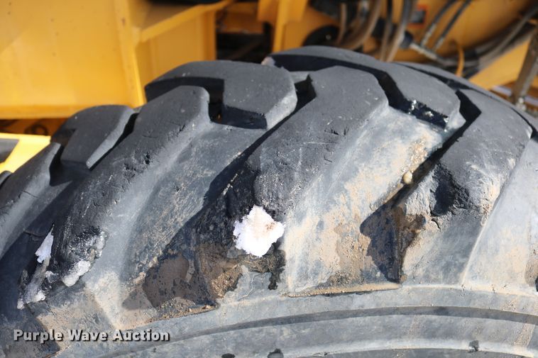 image for item DD6083 2002 John Deere 772CH Series II motor grader