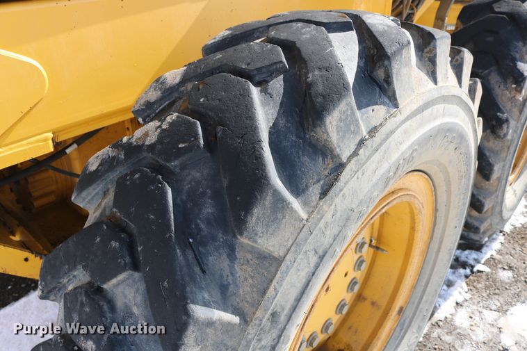 image for item DD6083 2002 John Deere 772CH Series II motor grader