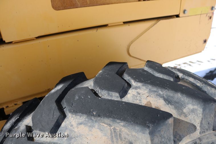 image for item DD6083 2002 John Deere 772CH Series II motor grader