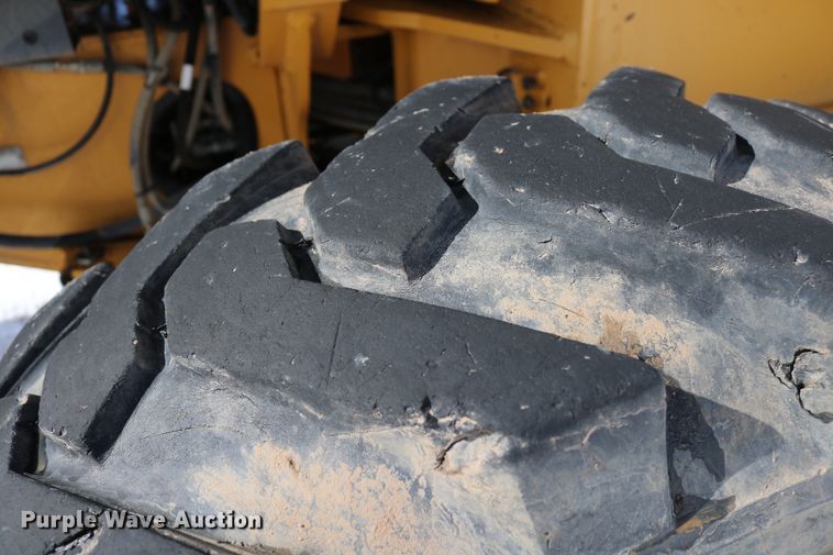 image for item DD6083 2002 John Deere 772CH Series II motor grader