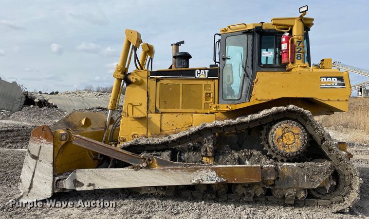 image for item DF6649 2000 Caterpillar D8R dozer