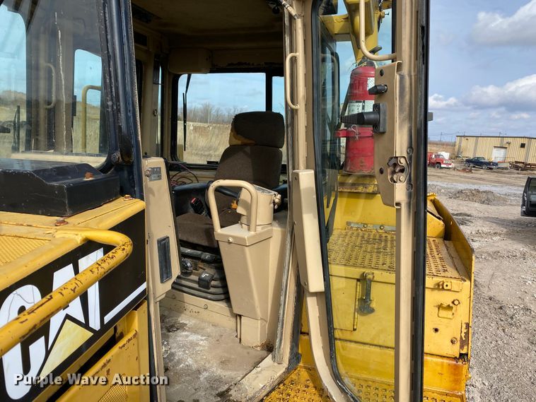 image for item DF6649 2000 Caterpillar D8R dozer