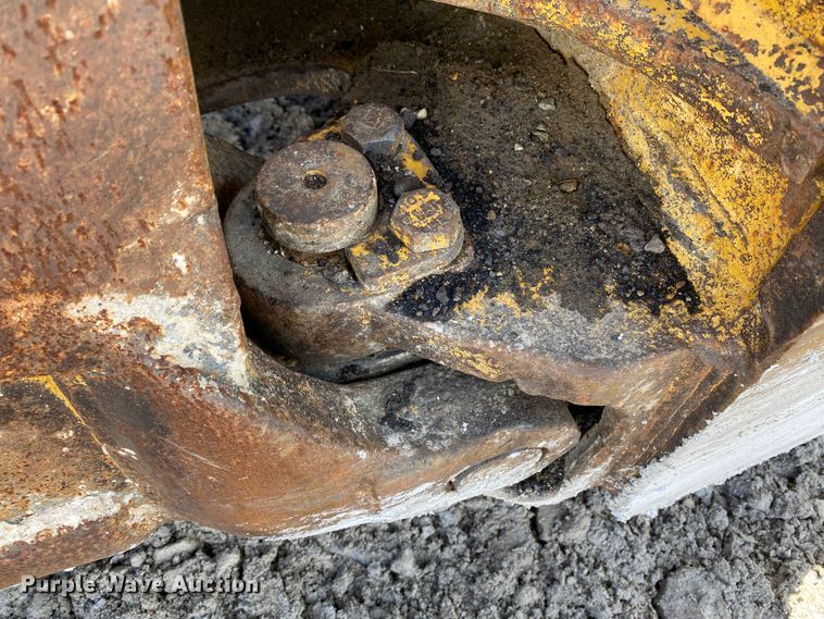 image for item DF6649 2000 Caterpillar D8R dozer