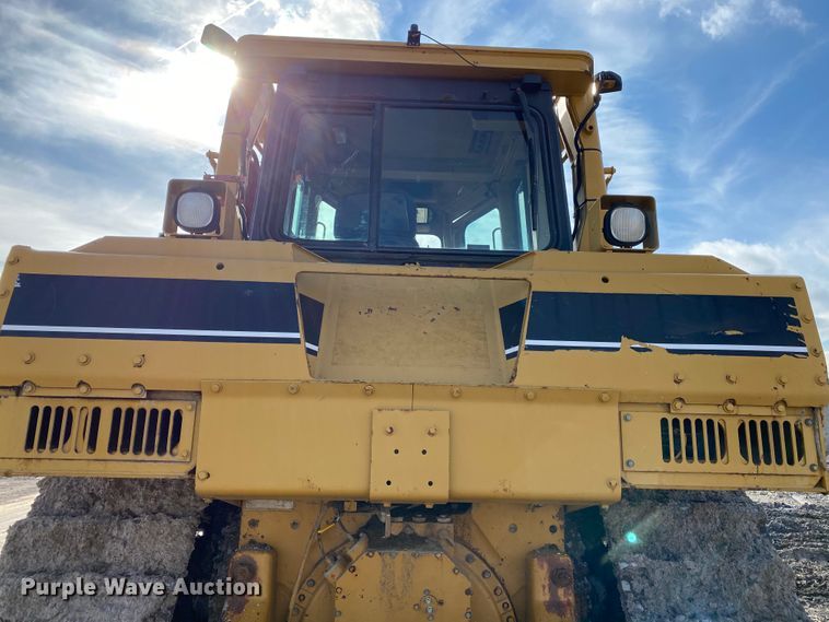 image for item DF6649 2000 Caterpillar D8R dozer