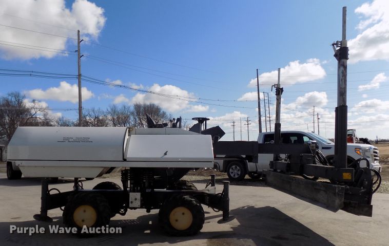 image for item DG2518 1999 Somero S100 laser screed