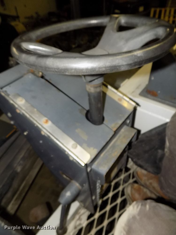 image for item DG2518 1999 Somero S100 laser screed