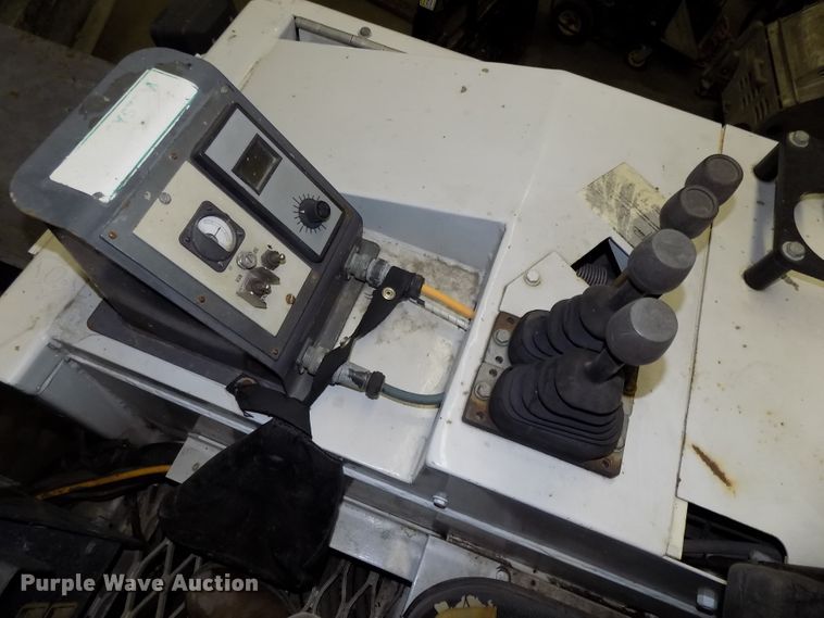 image for item DG2518 1999 Somero S100 laser screed