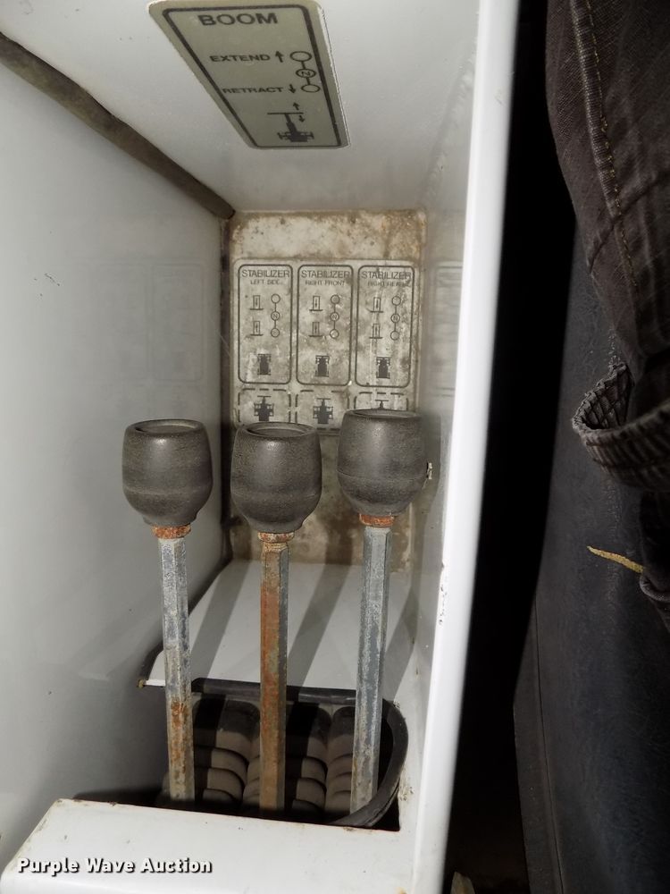 image for item DG2518 1999 Somero S100 laser screed