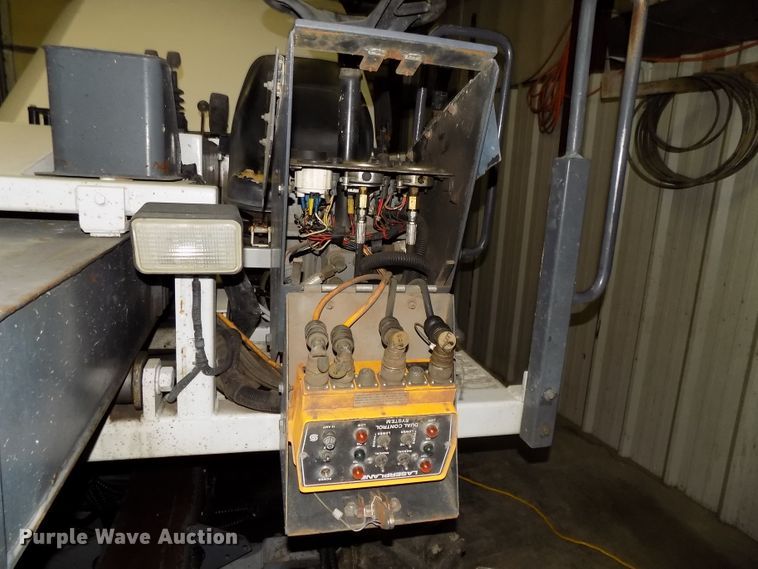 image for item DG2518 1999 Somero S100 laser screed