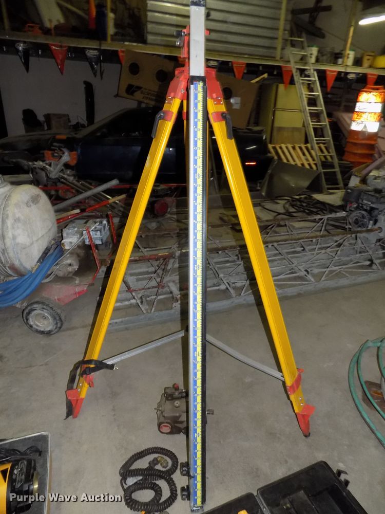 image for item DG2518 1999 Somero S100 laser screed