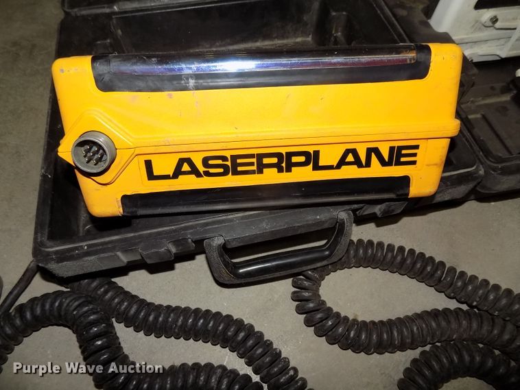 image for item DG2518 1999 Somero S100 laser screed