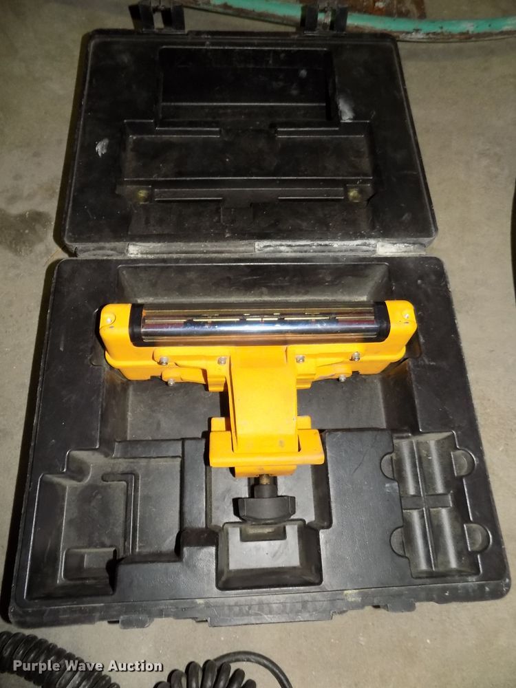 image for item DG2518 1999 Somero S100 laser screed