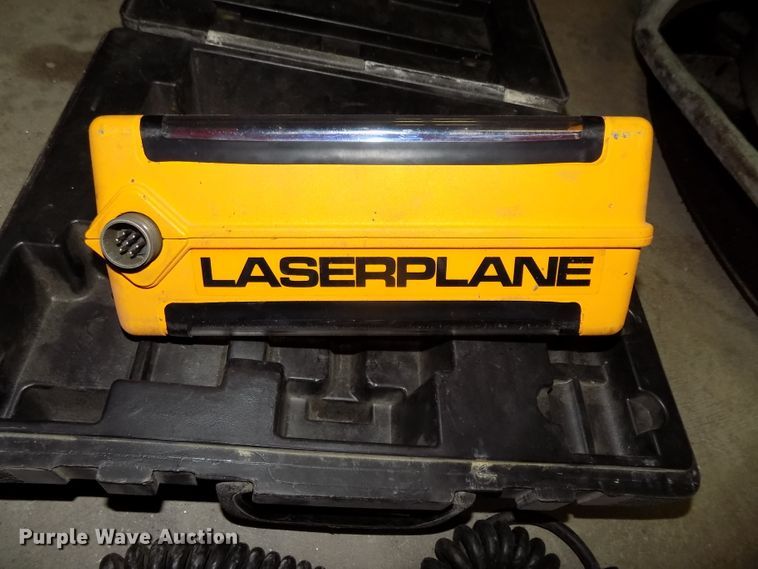 image for item DG2518 1999 Somero S100 laser screed