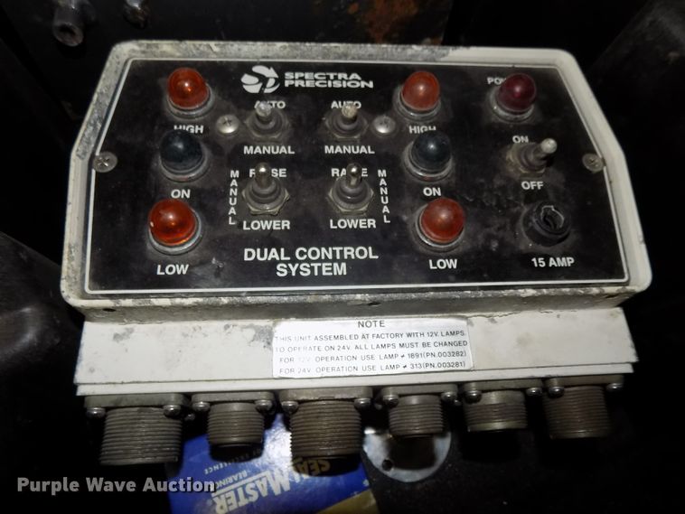 image for item DG2518 1999 Somero S100 laser screed