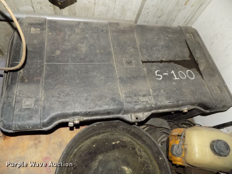 image for item DG2518 1999 Somero S100 laser screed