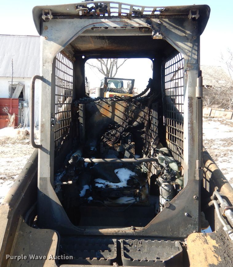 image for item DG5894 2004 Caterpillar 277B skid steer