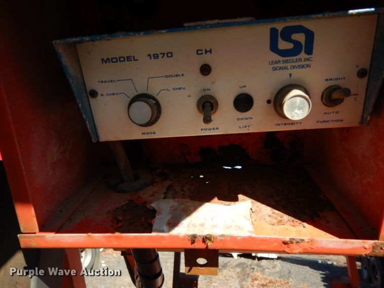 image for item DH2339 (3) Arrow Master arrowboards