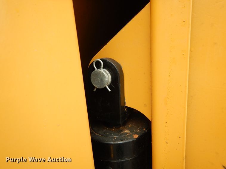 image for item DH2355 2015 Vermeer TR620 trommel screen