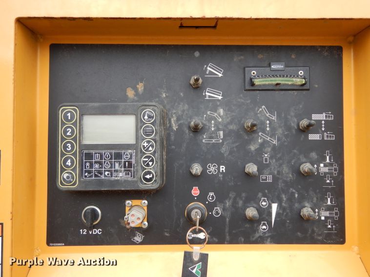 image for item DH2355 2015 Vermeer TR620 trommel screen