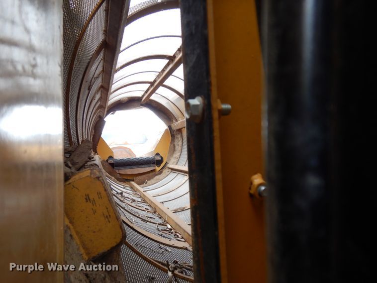 image for item DH2355 2015 Vermeer TR620 trommel screen