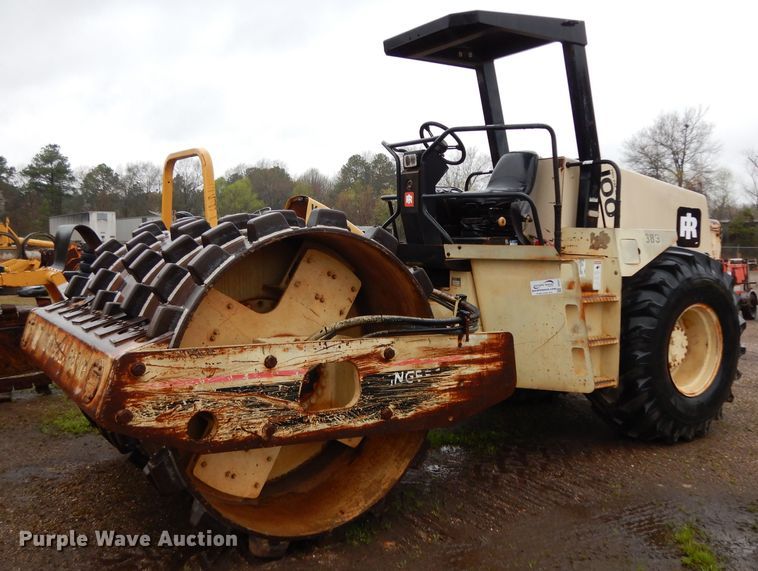 image for item DH2371 Ingersoll Rand 100 Series single drum roller