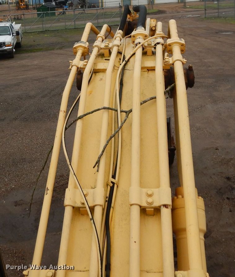 image for item DH2372 Kobelco SK210-8E excavator