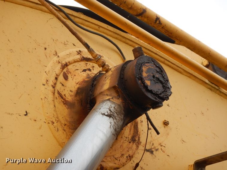 image for item DH2372 Kobelco SK210-8E excavator