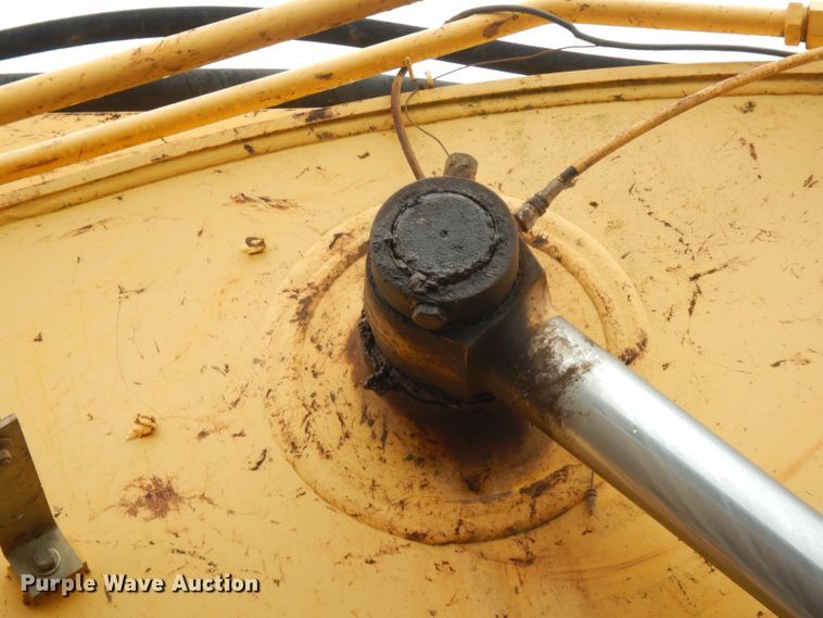 image for item DH2372 Kobelco SK210-8E excavator