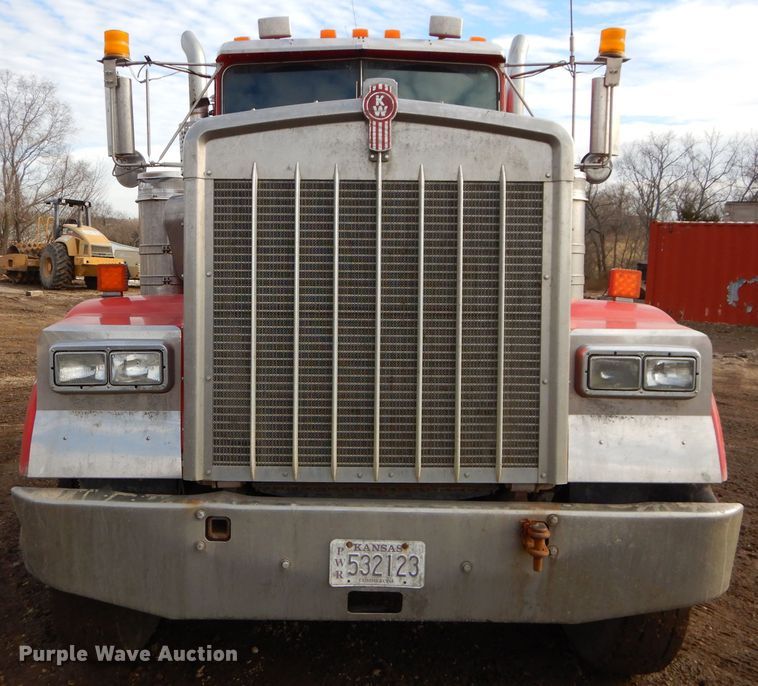 image for item DH4339 2002 Kenworth W900 semi truck