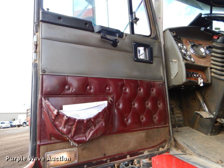 image for item DH4339 2002 Kenworth W900 semi truck