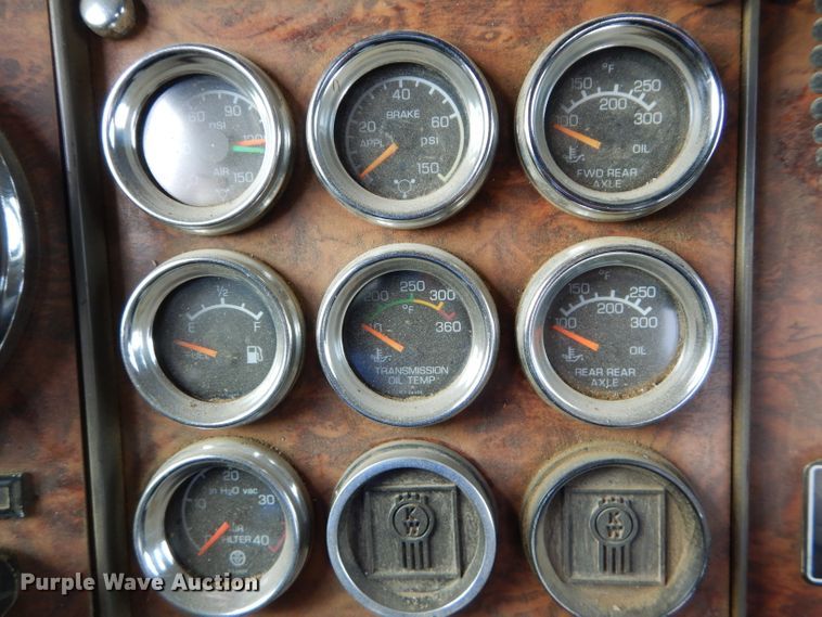 image for item DH4339 2002 Kenworth W900 semi truck