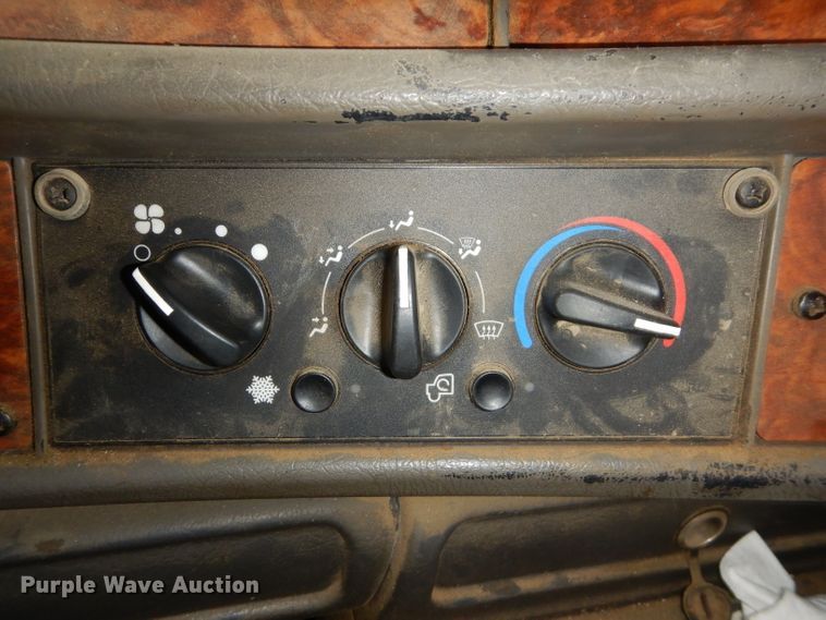 image for item DH4339 2002 Kenworth W900 semi truck