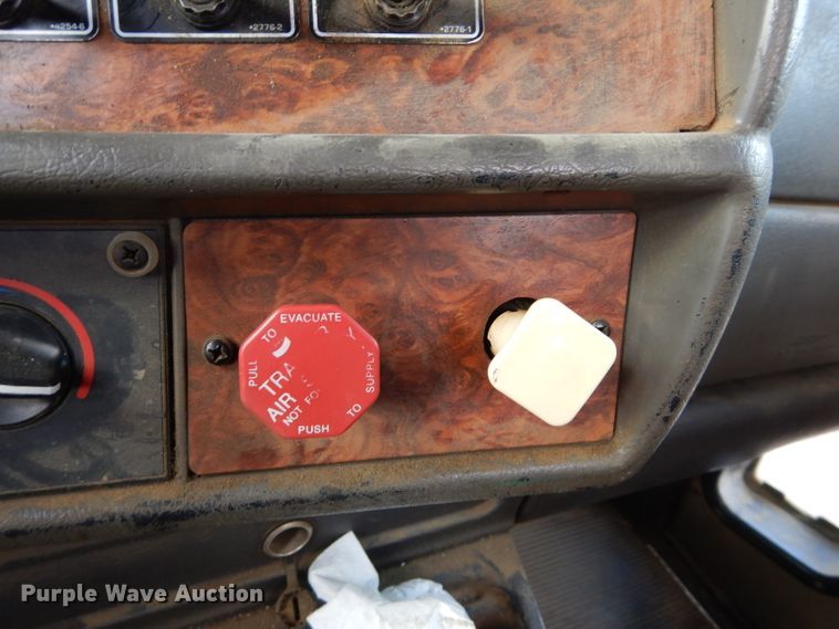 image for item DH4339 2002 Kenworth W900 semi truck