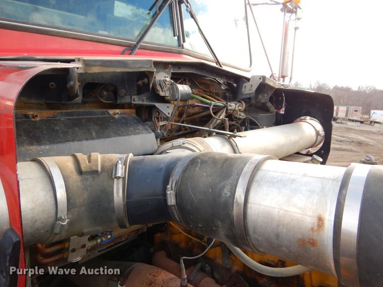 image for item DH4339 2002 Kenworth W900 semi truck