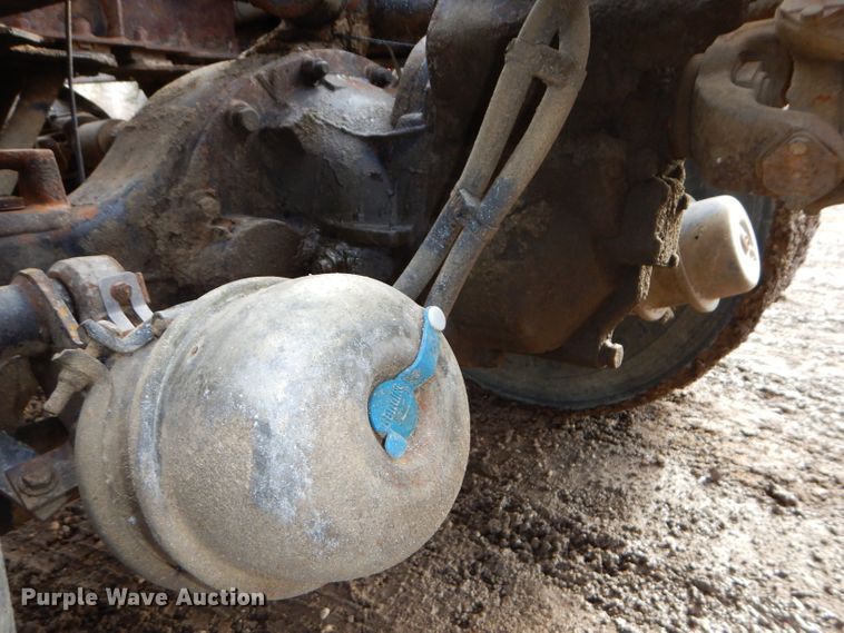 image for item DH4339 2002 Kenworth W900 semi truck