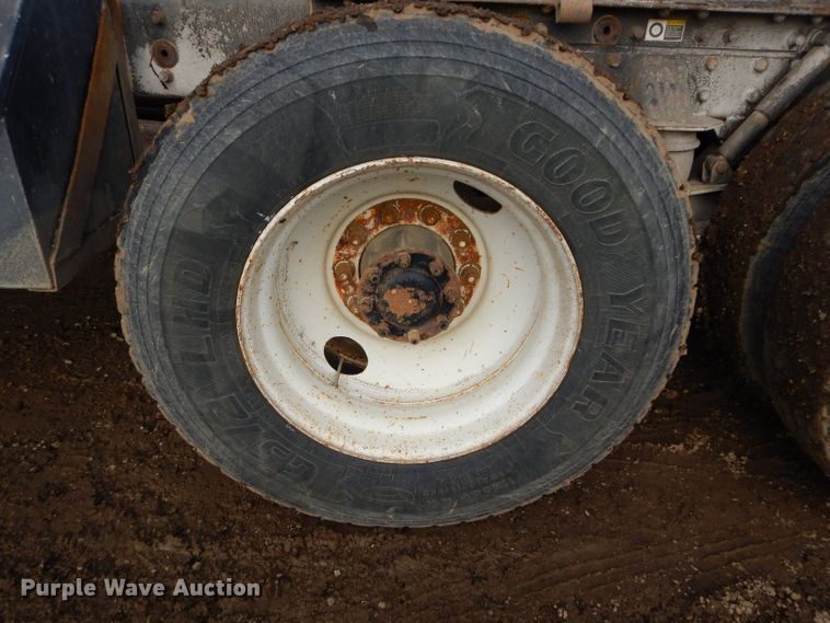 image for item DH4339 2002 Kenworth W900 semi truck