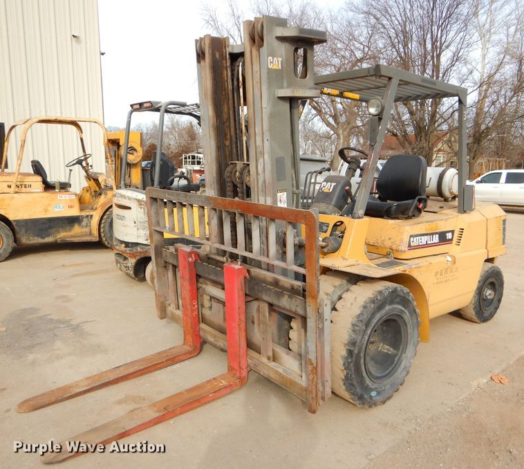 image for item DH4352 1999 Caterpillar GP50 forklift