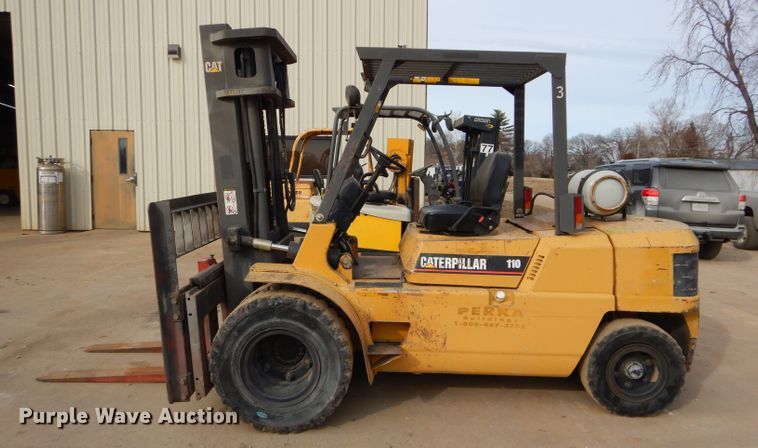 image for item DH4352 1999 Caterpillar GP50 forklift