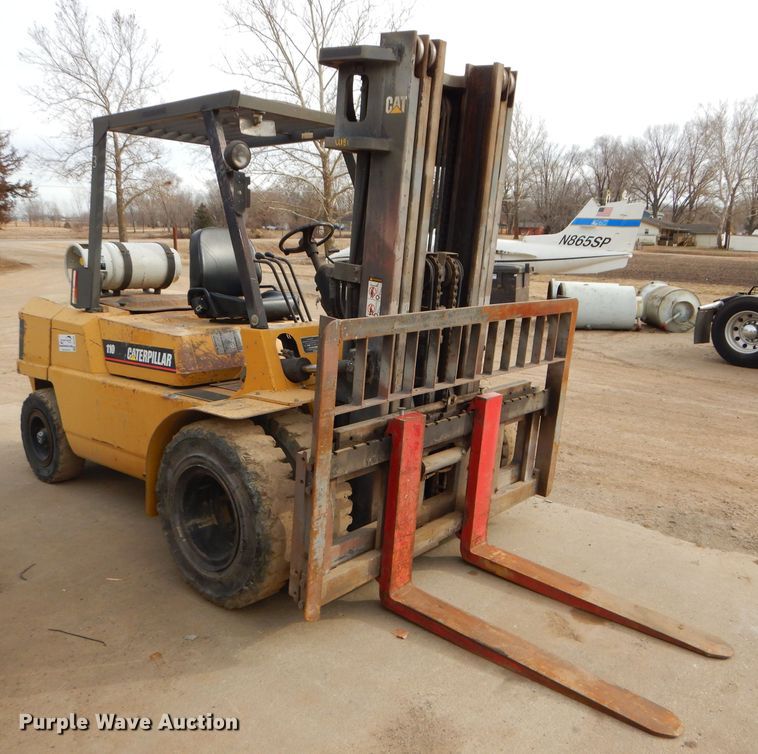 image for item DH4352 1999 Caterpillar GP50 forklift