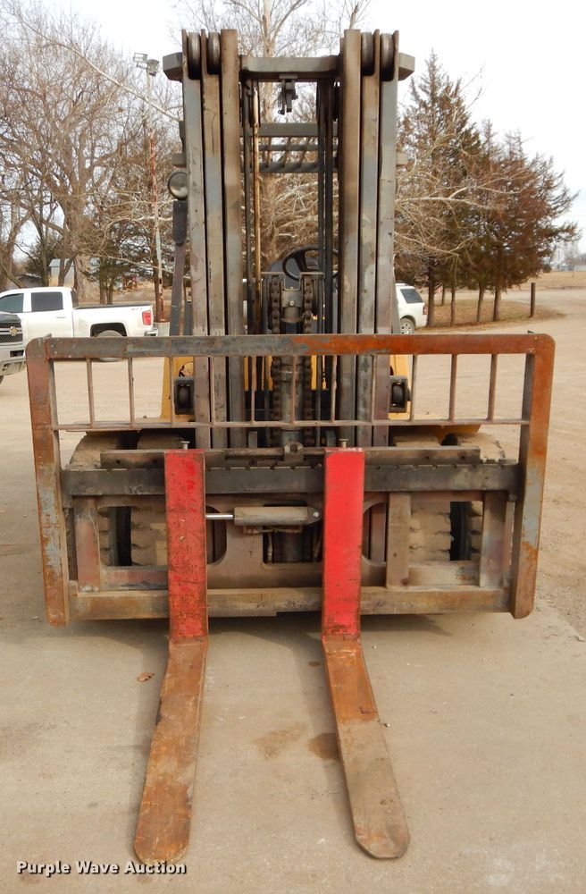 image for item DH4352 1999 Caterpillar GP50 forklift