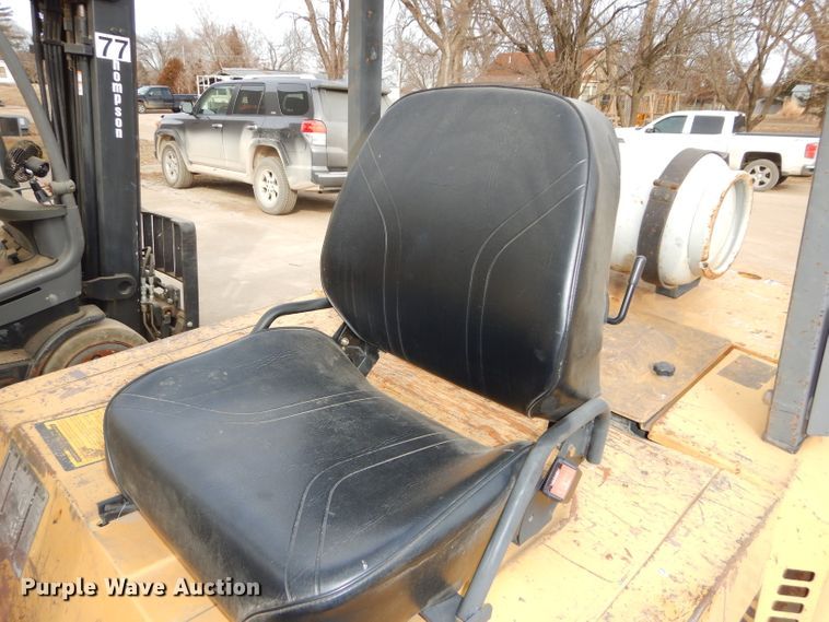 image for item DH4352 1999 Caterpillar GP50 forklift