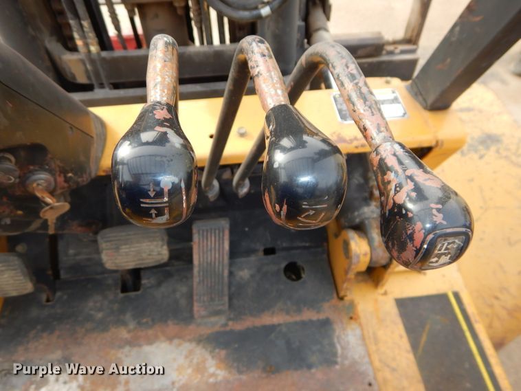 image for item DH4352 1999 Caterpillar GP50 forklift