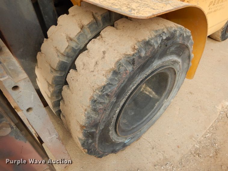 image for item DH4352 1999 Caterpillar GP50 forklift