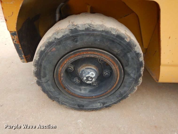 image for item DH4352 1999 Caterpillar GP50 forklift