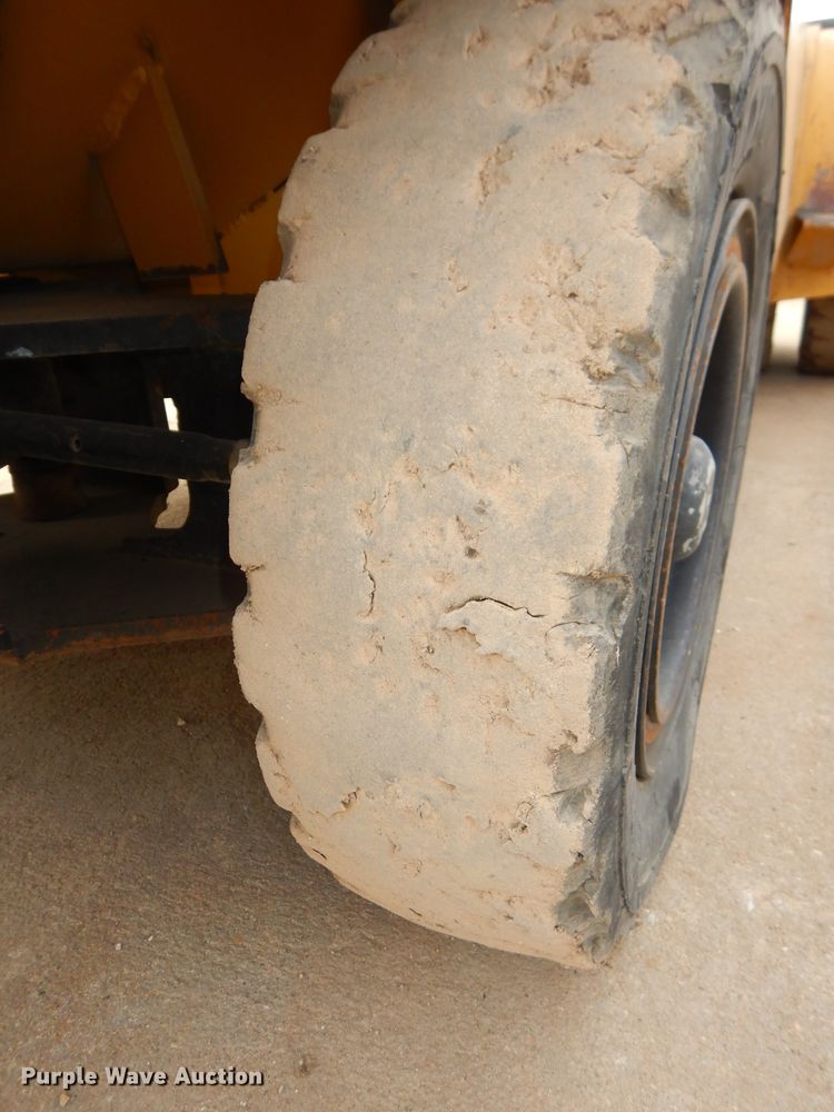 image for item DH4352 1999 Caterpillar GP50 forklift