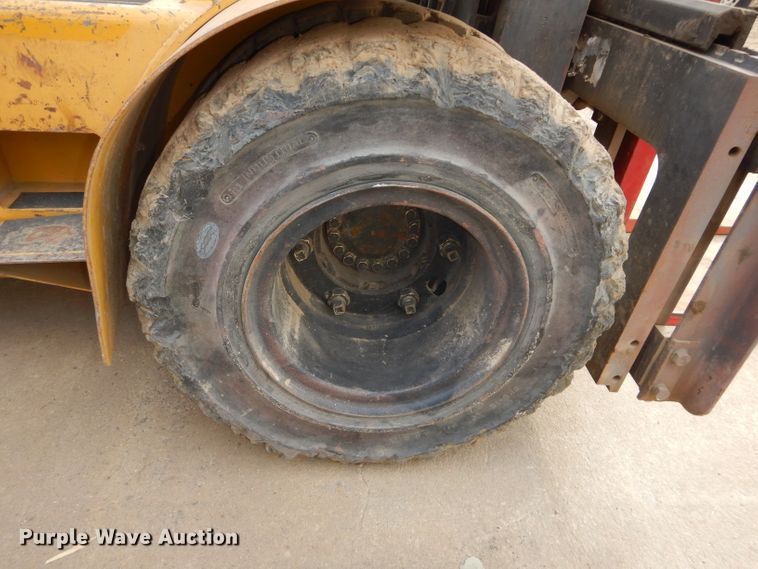 image for item DH4352 1999 Caterpillar GP50 forklift