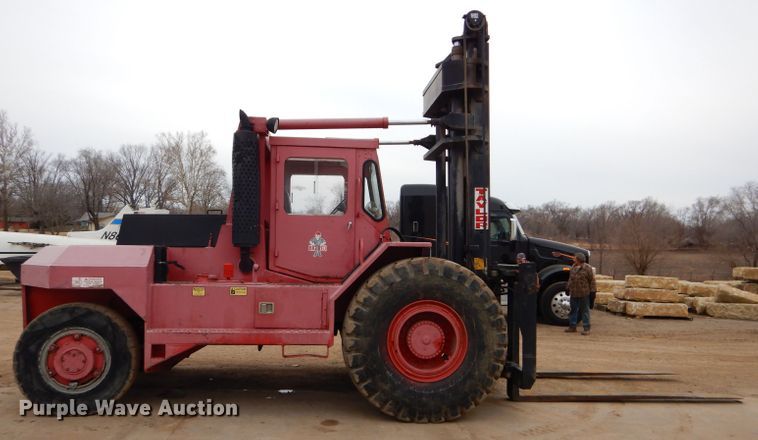 image for item DH4361 1983 Taylor TYB-250M forklift