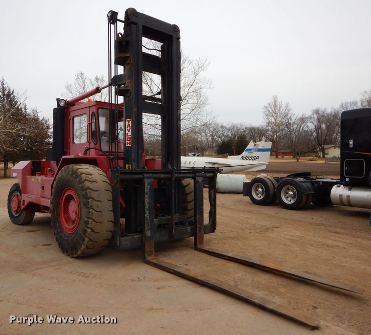 image for item DH4361 1983 Taylor TYB-250M forklift