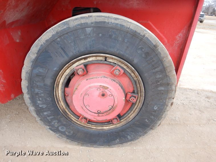 image for item DH4361 1983 Taylor TYB-250M forklift