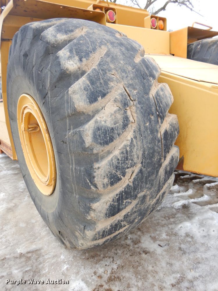 image for item DH4363 Caterpillar 615C elevating scraper